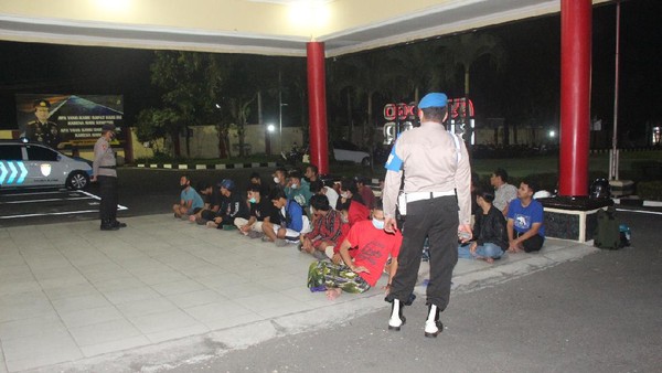 puluhan-pesilat-di-blitar-diamankan_169
